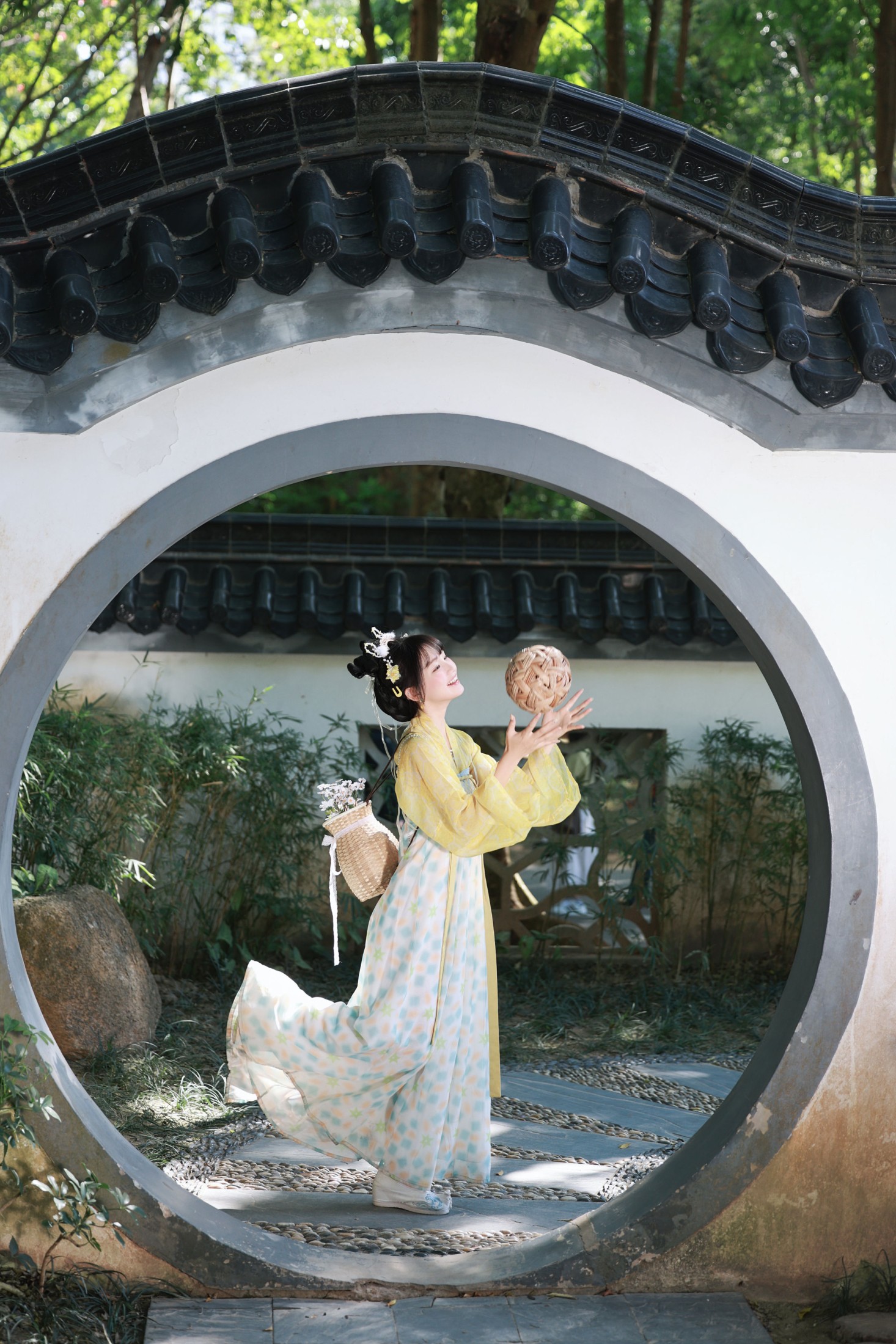图片[1] - 《蹴鞠与竹篮，藏着汉服少女的夏日心事》[12P] - 机器猫次元 - 机器猫次元