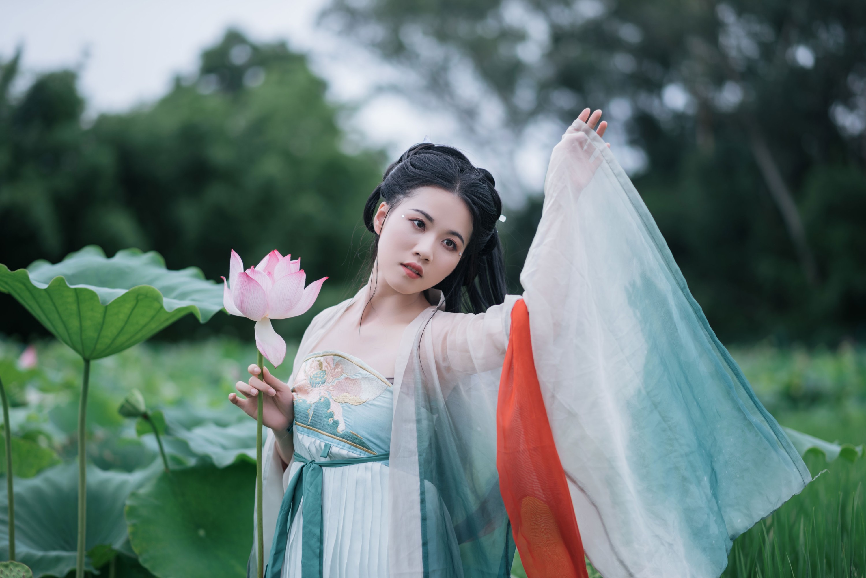 图片[8] - 《荷塘深处，邂逅一袭宋韵温柔》[13P] - 机器猫次元 - 机器猫次元